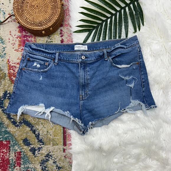 Abercrombie Blue Distressed Cut Off The Mom Short Mid Rise Plus Size 34 / 18 - Picture 1 of 5